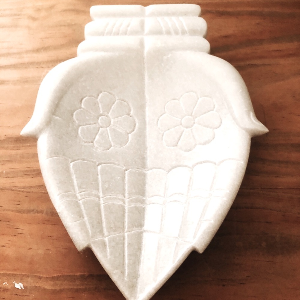RELIST! ❀ Marble Offering Hands Jewelry Dish ❀
